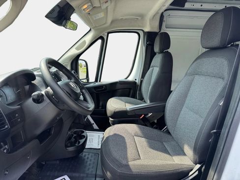 Used 2023 RAM ProMaster 2500 FWD image 9