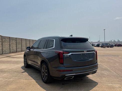 Used 2020 Cadillac XT6 Premium Luxury FWD image 17