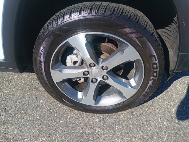 Used 2023 Jeep Grand Cherokee Limited AWD/4WD image 10