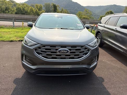 Used 2024 Ford Edge Titanium AWD/4WD image 3