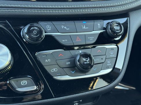 New 2026 Chrysler Pacifica Select image 13