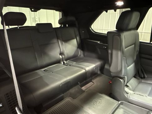 Used 2025 Toyota Sequoia Platinum AWD/4WD image 19