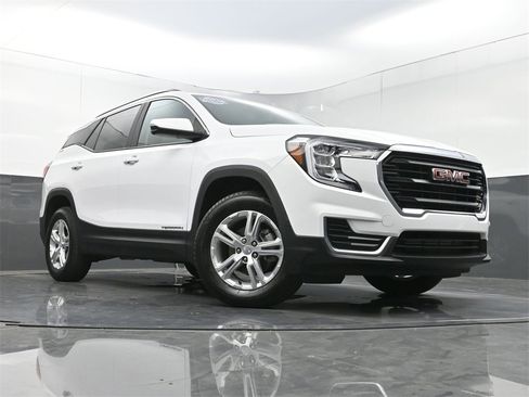 Used 2023 GMC Terrain SLE w/ Driver Convenience Package image 22