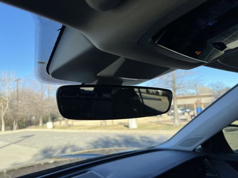 Certified 2025 Volkswagen Tiguan S image 24