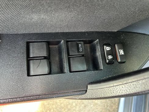 Used 2019 Toyota Corolla LE FWD image 17