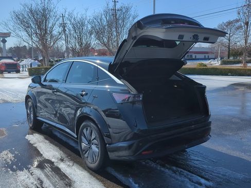 Used 2023 Nissan Ariya FWD image 8