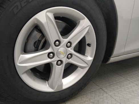 Used 2020 Chevrolet Malibu LS FWD image 31