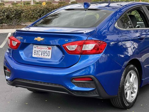 Used 2017 Chevrolet Cruze LT w/ Convenience Package FWD image 51