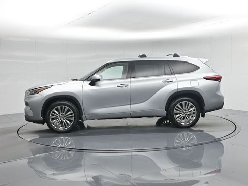 Used 2022 Toyota Highlander Platinum image 41