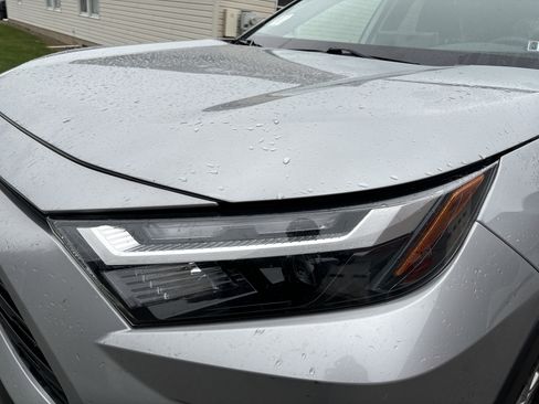 Used 2022 Toyota RAV4 XLE image 9