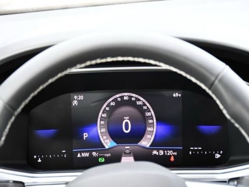 New 2026 Volkswagen Taos SE image 24