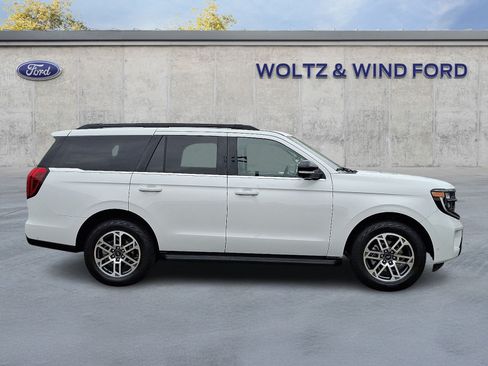 Used 2025 Ford Expedition Active AWD/4WD image 7