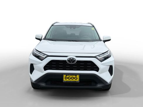 Used 2025 Toyota RAV4 XLE FWD image 8