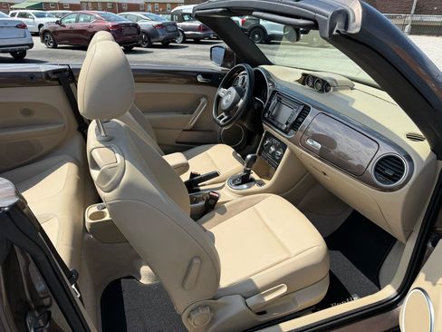 Used 2013 Volkswagen Beetle TDI FWD image 18