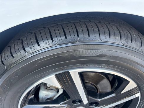 Used 2025 Nissan Sentra SV FWD image 34