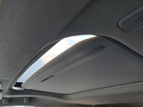 Used 2025 Toyota Sienna XLE w/ XLE Plus Package FWD image 23