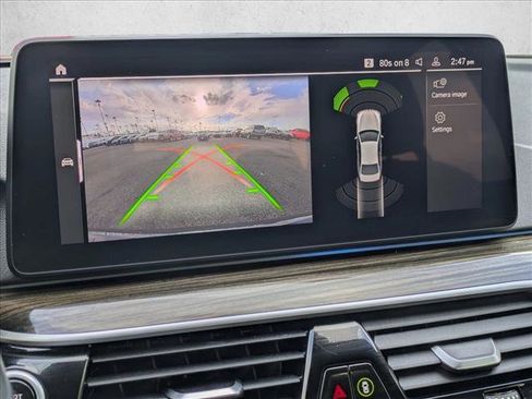 Used 2022 BMW 530e w/ Premium Package image 14