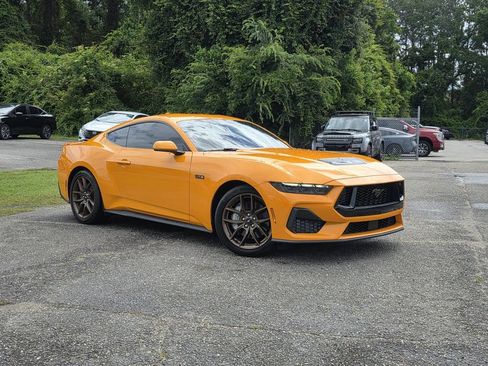 Used 2026 Ford Mustang GT RWD image 2