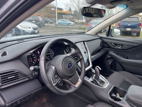 Used 2022 Subaru Outback Premium image 7