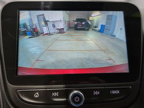Used 2018 Chevrolet Malibu Premier w/ Premier Sun and Wheel Package FWD image 14