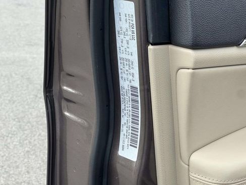 Used 2017 Jeep Grand Cherokee Limited image 31