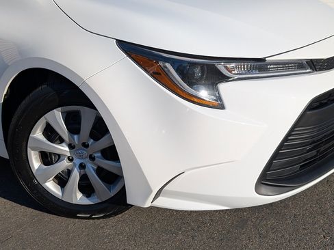 Used 2023 Toyota Corolla LE image 10