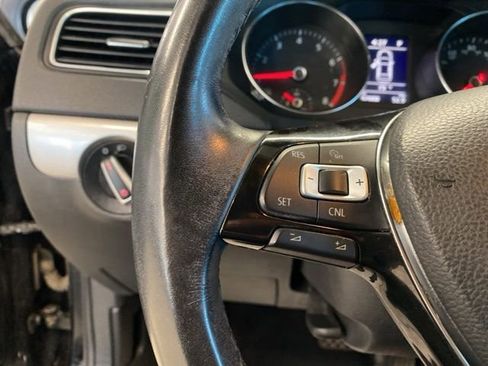 Used 2018 Volkswagen Jetta SE FWD image 15