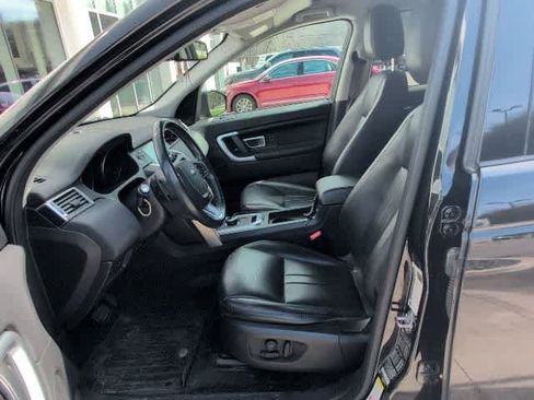 Used 2018 Land Rover Discovery Sport HSE image 15