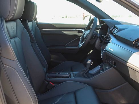 New 2025 Audi Q3 2.0T Premium image 25