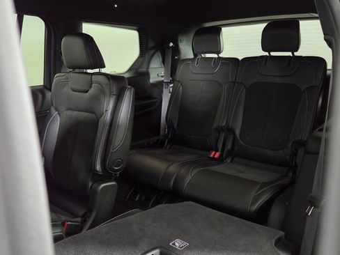 Used 2023 Jeep Grand Cherokee L Laredo image 32