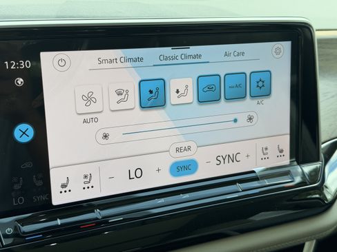 New 2026 Volkswagen Atlas SE FWD image 28