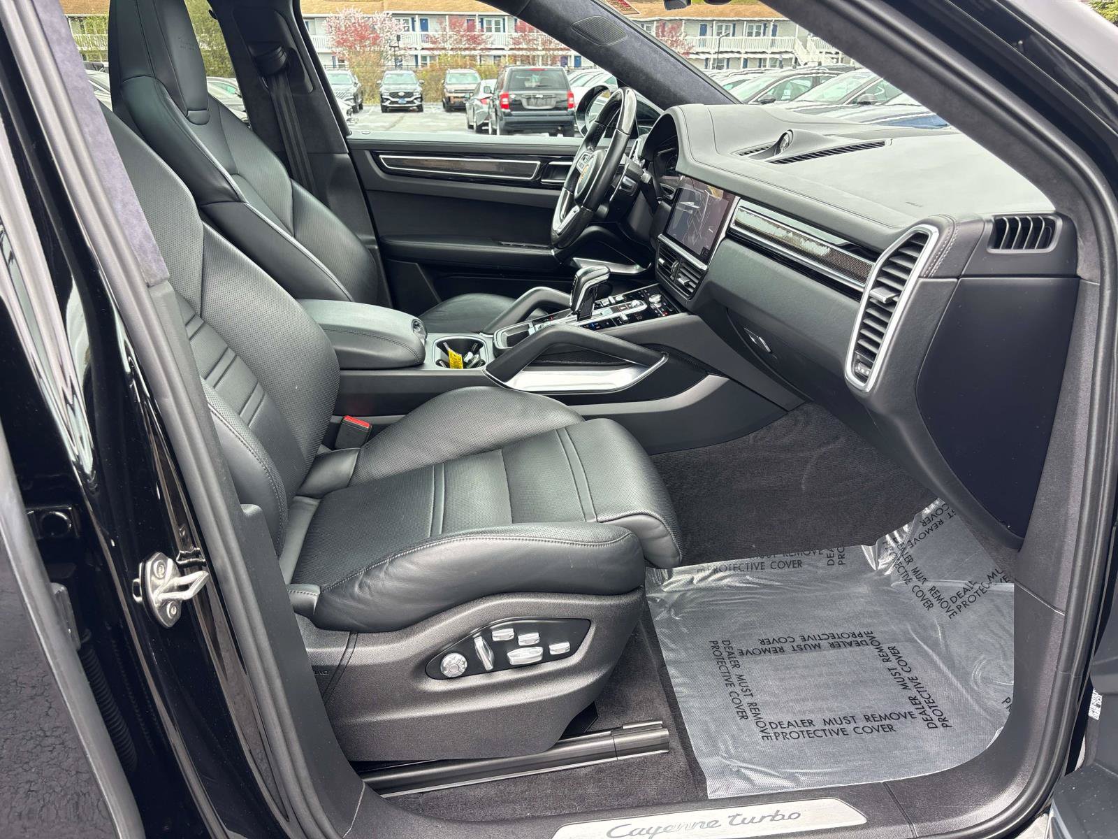 Used 2020 Porsche Cayenne Turbo AWD/4WD image 17
