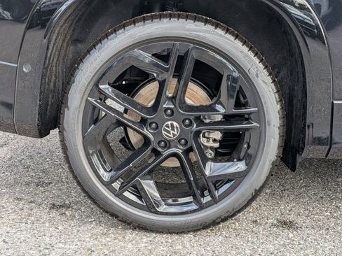 New 2026 Volkswagen Tiguan SE R-Line image 11