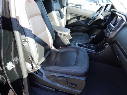 Used 2022 GMC Canyon AT4 image 36