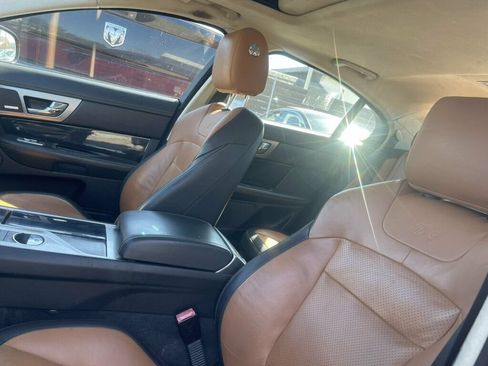 Used 2012 Jaguar XF R RWD image 9