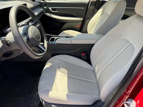 Certified 2025 Hyundai Sonata SEL FWD image 13