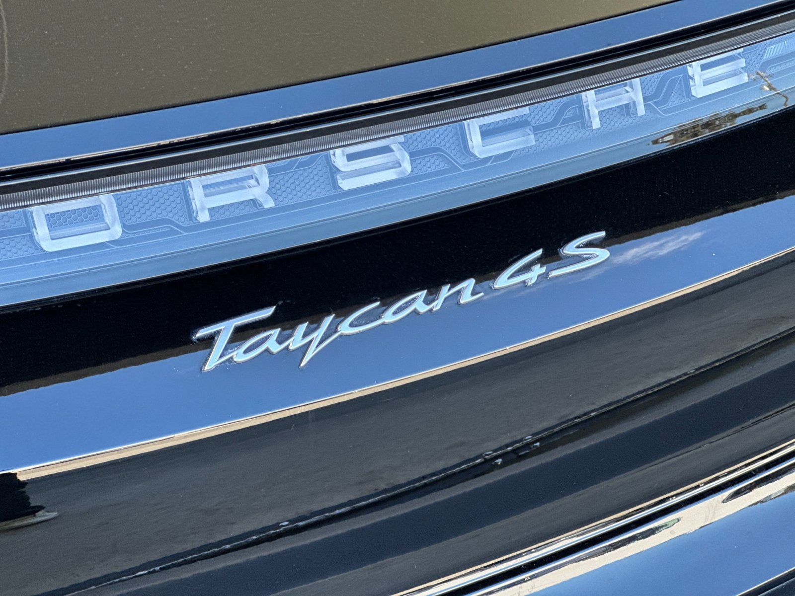 Certified 2023 Porsche Taycan 4S AWD/4WD image 34