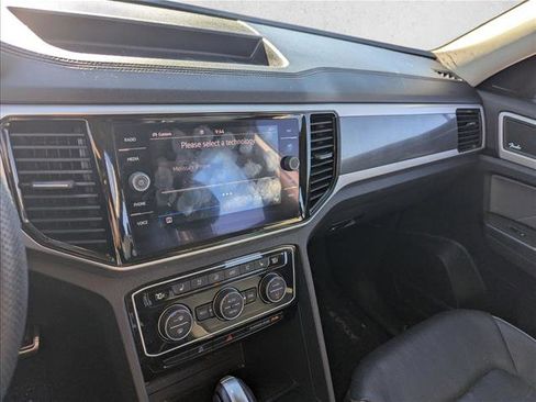 Used 2022 Volkswagen Atlas SEL Premium image 11