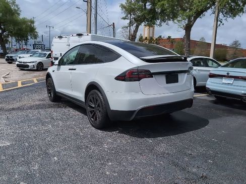 Used 2022 Tesla Model X image 4