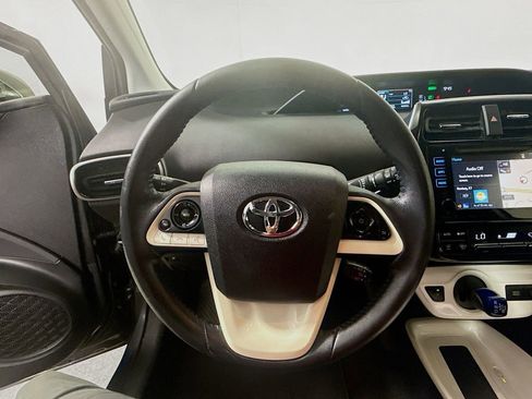Certified 2016 Toyota Prius Three image 11