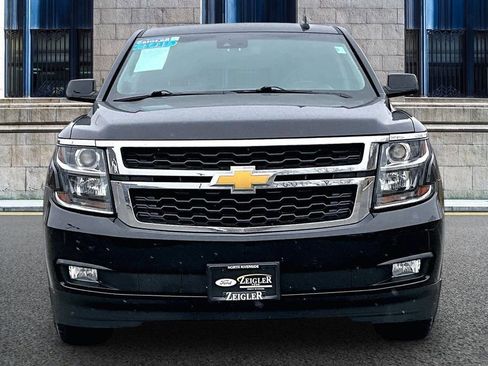 Used 2019 Chevrolet Suburban LT image 3