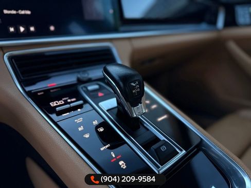 Used 2020 Porsche Panamera 4 image 22