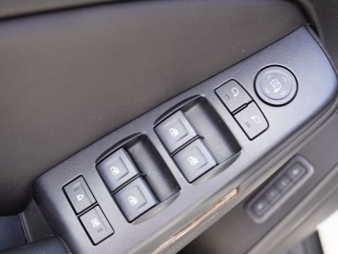 Used 2019 Chevrolet Tahoe LT AWD/4WD image 25