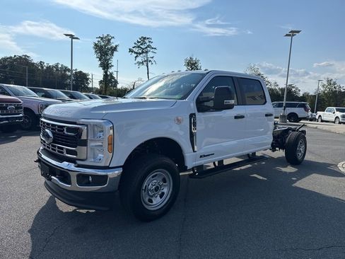 New 2026 Ford F350 XL w/ XL Chrome Package image 7