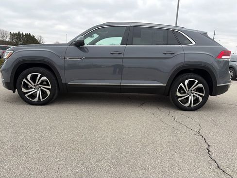 Used 2022 Volkswagen Atlas Cross Sport SEL image 4