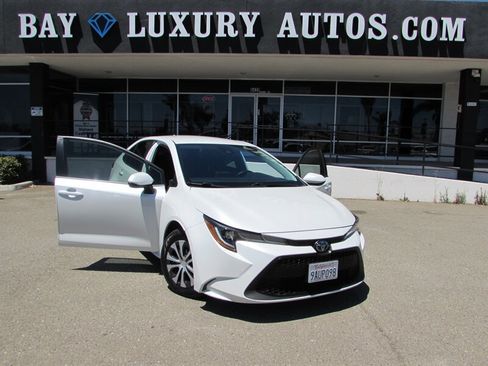 Used 2022 Toyota Corolla LE FWD image 26
