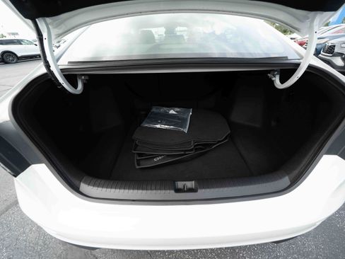 Used 2025 Honda Accord SE image 27