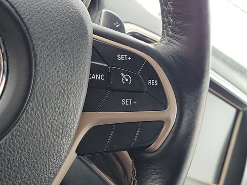Used 2014 Jeep Grand Cherokee Overland AWD/4WD image 12