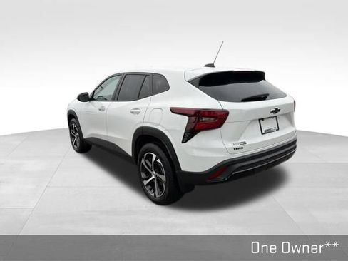 Used 2024 Chevrolet Trax RS w/ Driver Confidence Package image 11