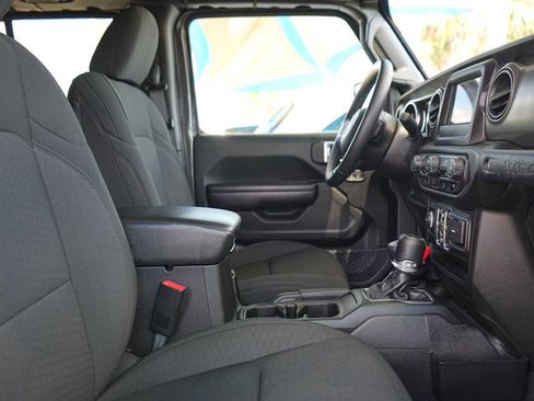 Used 2021 Jeep Wrangler Unlimited Sport image 15